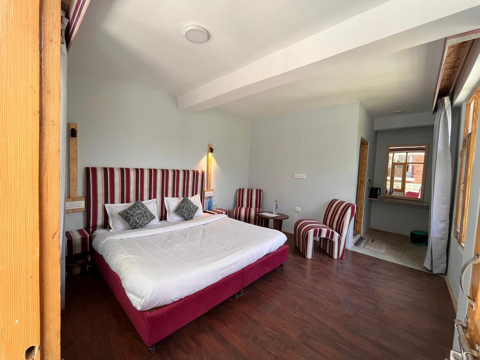 Hotel English Rose, #Personal Parking, #Petfriendly, #Garden, #Bonfire Under The Stars Маналі Екстер'єр фото